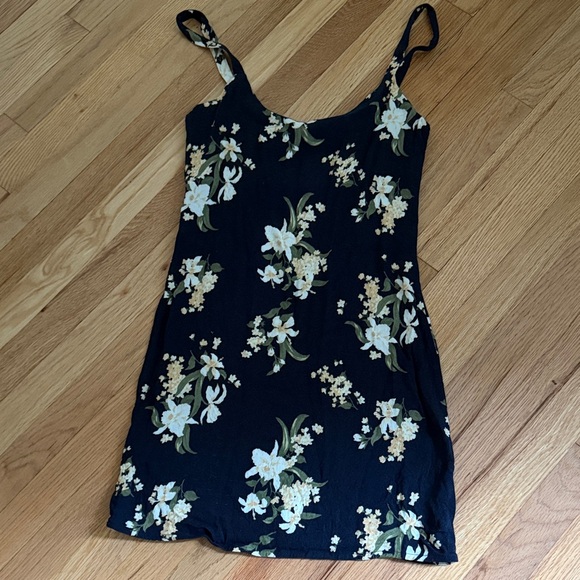 Reformation Dresses & Skirts - Reformation mini dress size 0